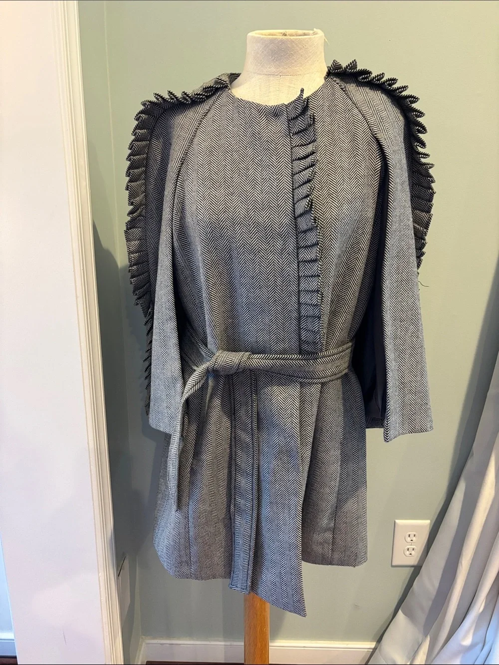 OLIVIA PALERMO FOR BANANA REPUBLIC herringbone cape blazer jacket ruffle S coat
